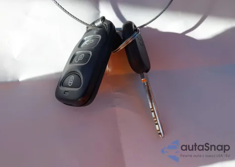 2015 Hyundai Elantra Se z USA, uszkodzony, nr VIN 5NPDH4AE0FH622282